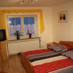 Mit 4 Schlafzimmer Fuer 2 Bis 9 Gaeste----apartment With 4 Bedrooms For 2 To 9 Guests Apartment Nürnberg
